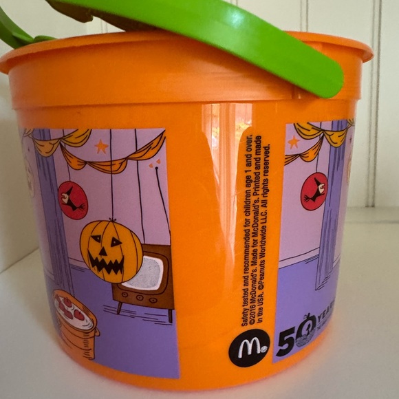 McDonald's Peanuts Charlie Brown 50th Anniversary Halloween Happy Meal Bucket - Picture 8 of 12